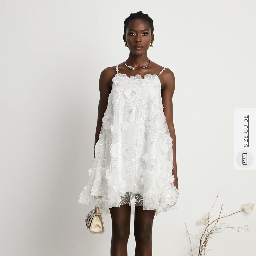 Elegant White Floral Lace Dress